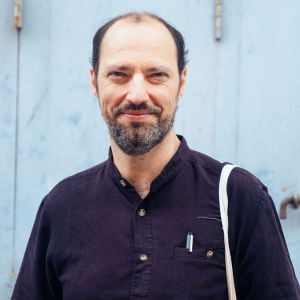 Livros que ensinam a ler. A competência interpretativa na formação do leitor literário